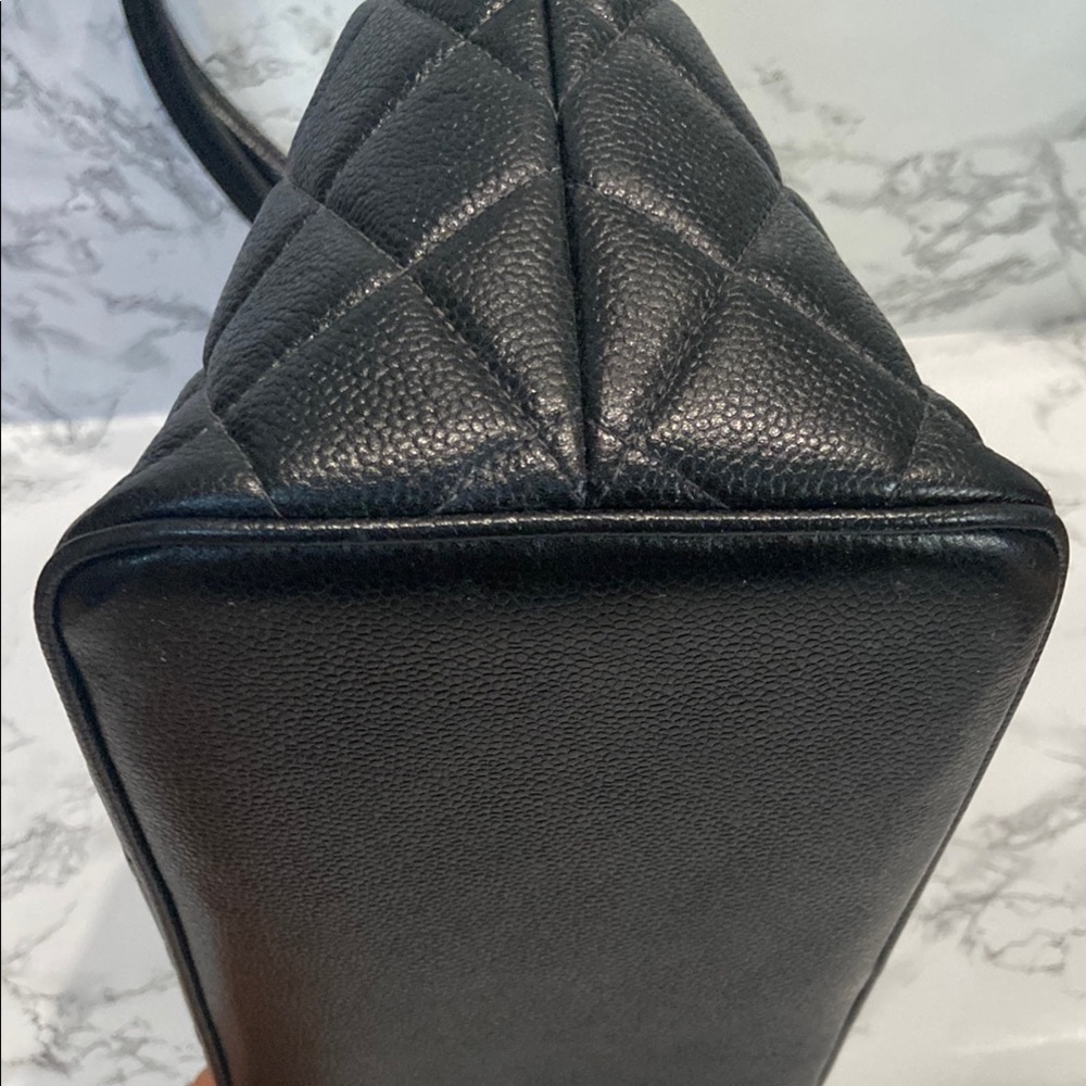 Chanel Black Quilted Caviar leather Medallion Tote - Picture 7 of 9